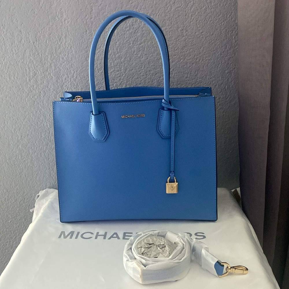⭐️SOLD⭐️ Michael Kors Mercer in Saffiano Leather